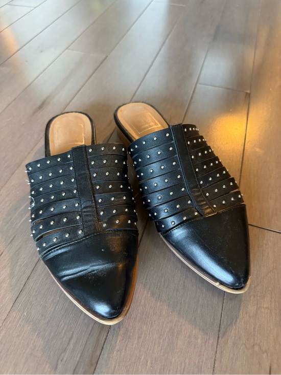 Dolce Vita Shoes - Dolce Vita Black Studded Pointed-Toe Leather Mules